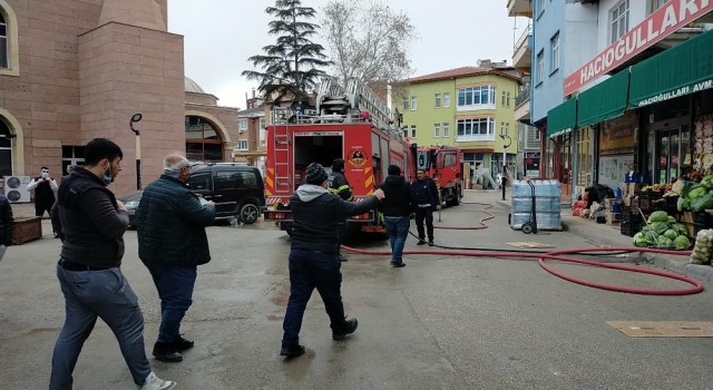 Osmancıkta market yangını