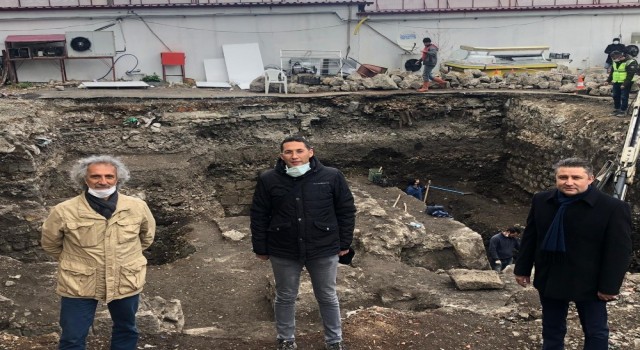 Turizmcilerden Hadrianus Limanı kalıntıları için Arkeopark Teklifi