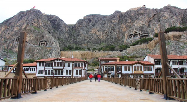 Amasyada 2400 yıllık surlar restore ediliyor
