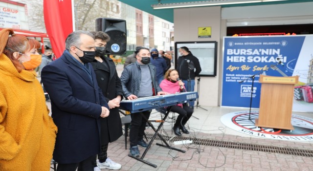 Bursada 60 sokak müzisyeni sanata başladı