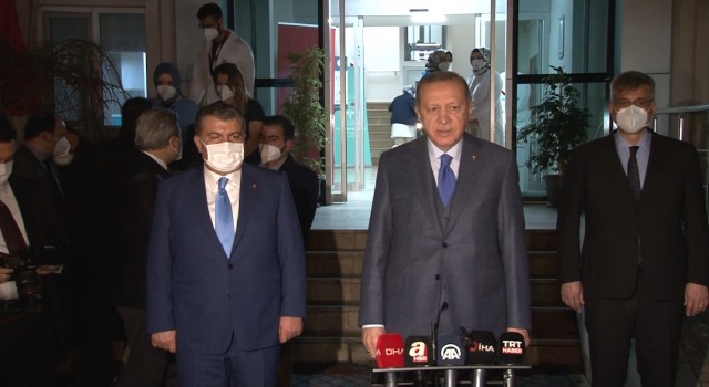 Cumhurbaşkanı Erdoğan: Salgında hayatını kaybeden sağlıkçı kardeşlerime Allahtan rahmet diliyorum”