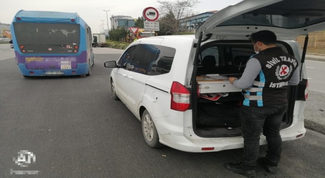 Kadıköyde trafikte makas atan minibüs şoförüne bin 483 TL ceza