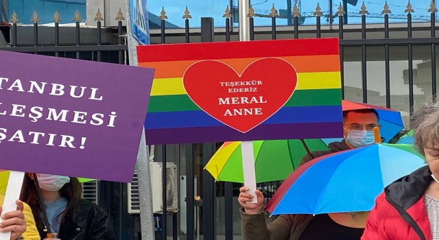 LGBT üyelerinden İYİ Parti lideri Meral Akşenere teşekkür