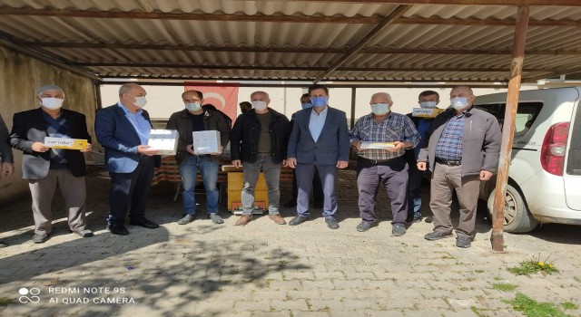 Osmanelide arı üreticilerine yüzde 50 hibeli ilaç dağıtımı yapıldı