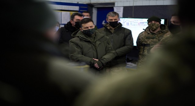 Zelenskiy, Rusya ile gerginliği tırmandıran Donbassa gidiyor