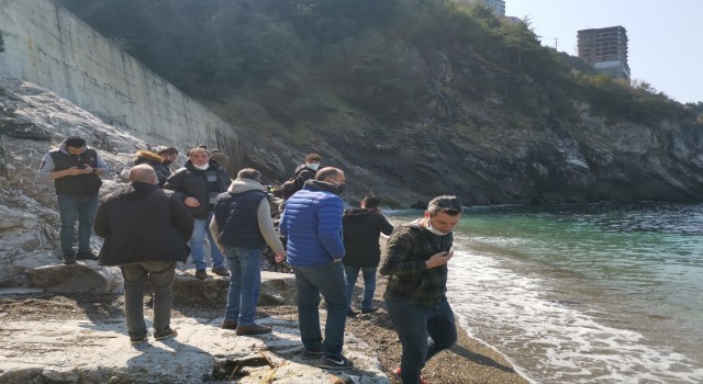 Zonguldakta bir araç 100 metreden denize uçtu: 1 ölü, 1 kayıp