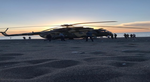 Acil iniş yapan helikopterdeki askeri personelin sağlık durumu iyi