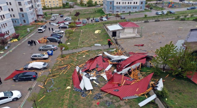 Akdağmadeni Belediyesi fırtınada zarar görenlere nakdi yardım yapıyor