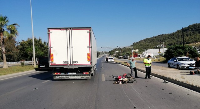 Alanyada motosikletle kamyon çarpıştı: 1 ağır yaralı