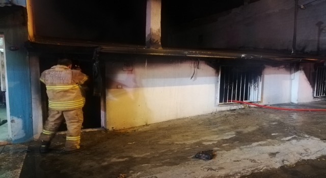 İzmirde müstakil ev yangınında kundaklama şüphesi
