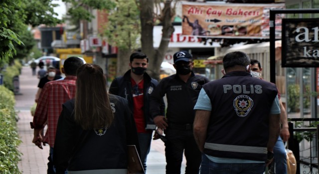 Kırşehirde polis halkın kısıtlama ihlali yapmaması için aktif görev alıyor