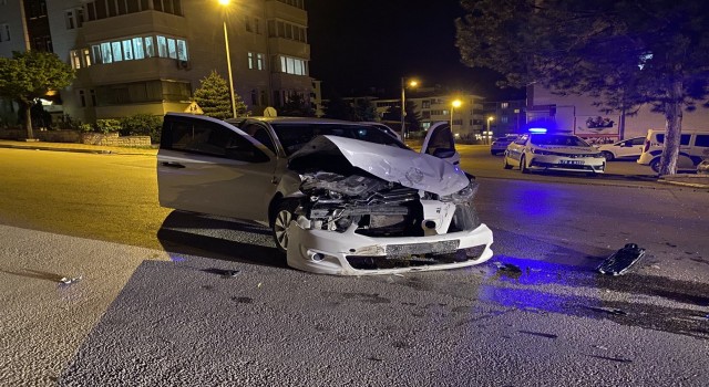 Safranboluda iki otomobil çarpıştı: 4 yaralı