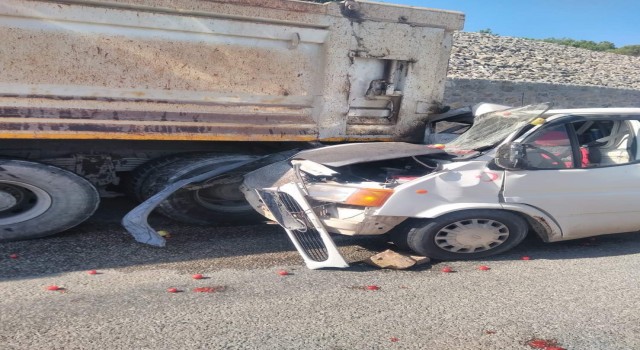 Simavda trafik kazası: 1 ölü, 1 yaralı