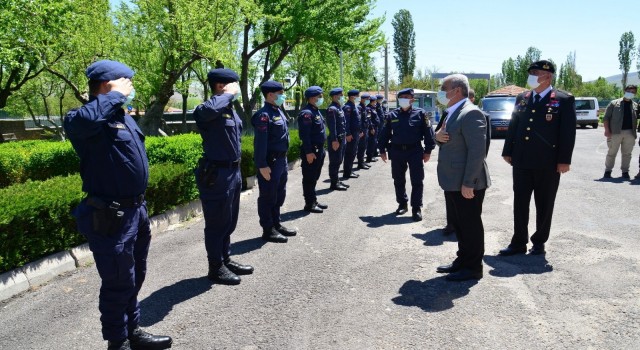 Vali Akın bayramda çalışan kamu görevlilerini ziyaret etti