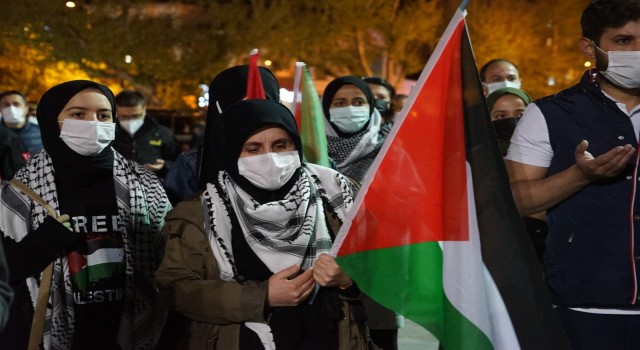 Yüzlerce aracın düzenlediği konvoyla İsrail protesto edildi