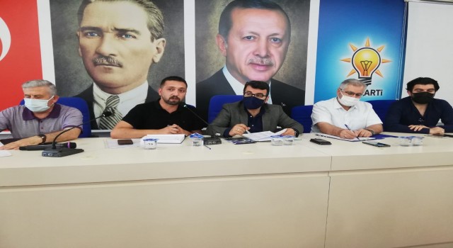 AK Parti Batman İl Başkan Gür mahalle başkanları ile bir araya geldi