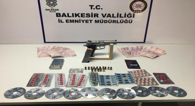 Balıkesirde polisten 26 şahsa Huzur operasyonu