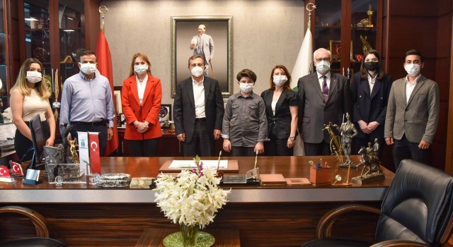 Başkan Ataç dünya 5incisi Hasan Efe Arı tebrik etti