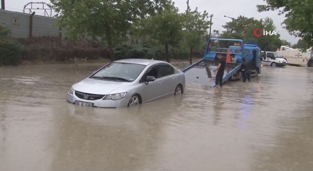 Başkentte sel sonrası araçlar su altında kaldı