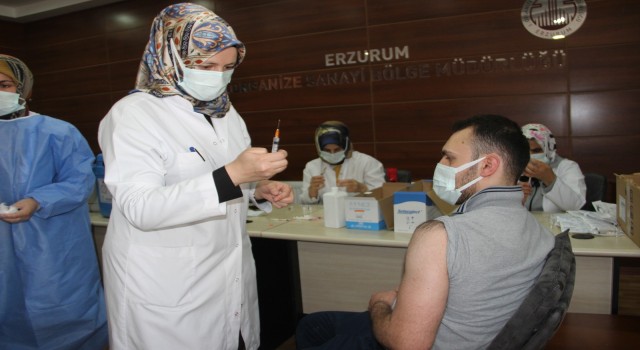 Erzurum OSMde yerinde aşı uygulamasına başlandı