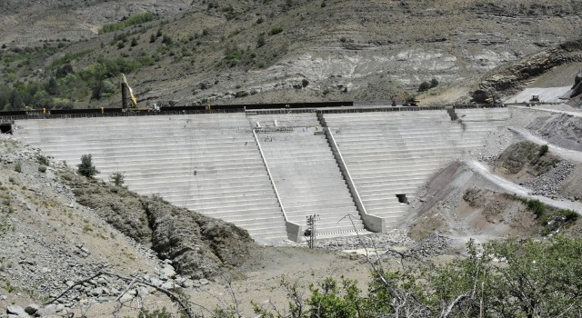 Gümüşhaneye içme suyu sağlayacak olan Bahçecik Barajının gövde yüksekliği yüzde 75e ulaştı