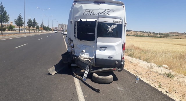 Mardinde pikap öğretmen servisi ile çarpıştı: 7si öğretmen 9 yaralı