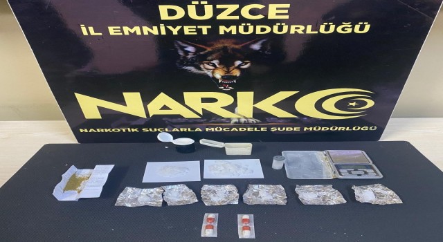 Şehir merkezinde uyuşturucu satan şahıs tutuklandı