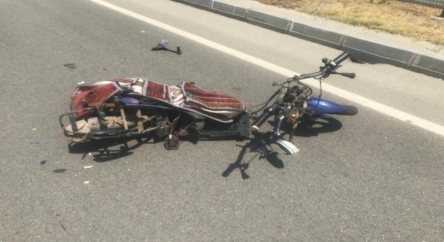 Ticari araçla çarpışan elektrikli bisikletteki 2 kişi öldü