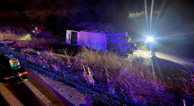 Afyonkarahisarda zincirleme trafik kazası: 3 ölü, 2 yaralı