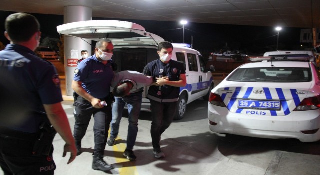 Aranan cinayet zanlıları bir çanta dolusu parayla İzmirde yakalandı