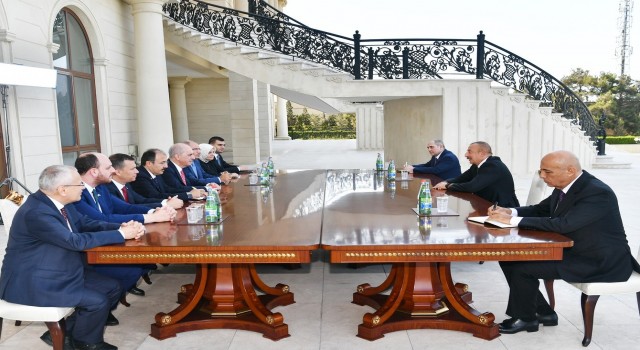 Azerbaycan Cumhurbaşkanı Aliyev, AK Parti Genel Başkanvekili Kurtulmuşu kabul etti