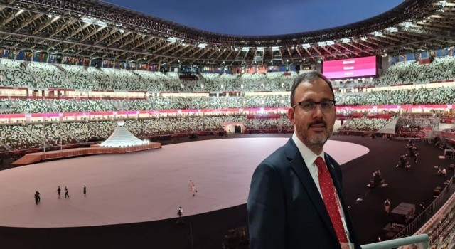 Bakan Kasapoğlu, Tokyo Olimpiyatlarının açılışına katıldı