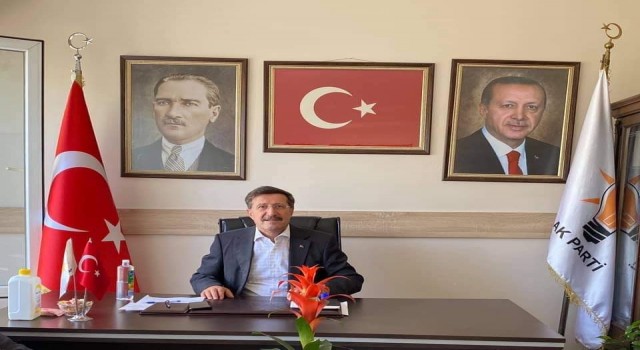 Burhaniyede AK Parti İlçe Başkanı Gedikoğlu, eczane yoğunluğuna el attı