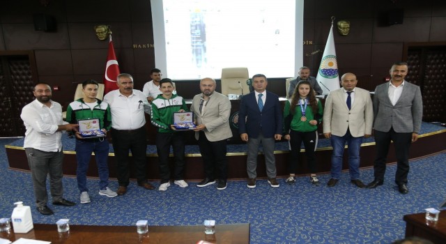 Gölbaşı Belediye Spor Kulübü sporcusu İremsu İpeke Başkan Şimşekten tebrik