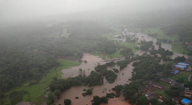 Hindistandaki sel ve heyelan felaketinde can kaybı 47ye yükseldi