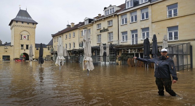 Sel felaketini yaşayan Avrupada can kaybı 115e yükseldi