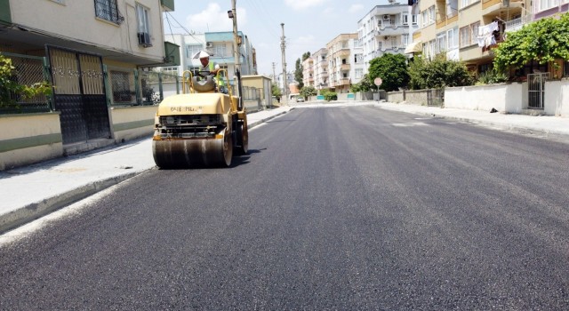 Tarsus Belediyesi, yol onarım ve asfalt çalışmalarına devam ediyor