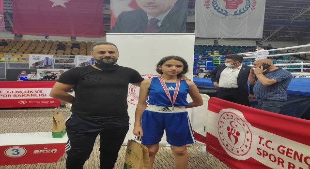 Türkiye Üst Minikler Boks Şampiyonasında Sezen Sude Karaboğa ikinci oldu