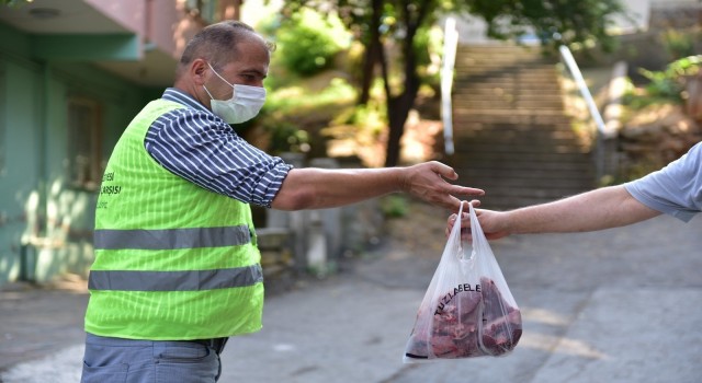 Tuzlada ihtiyaç sahibi ailelere 5 ton kurban eti dağıtıldı