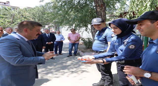 Vali Sarıibrahim Kurban Bayramı ziyaretlerinde bulundu