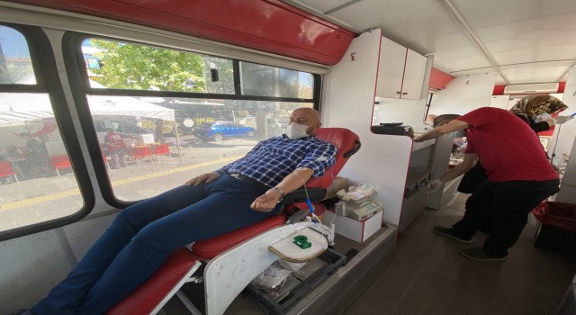 Kızılay Niğde Şube Başkanı Gençoğlu: “Koronavirüs geçirenler kan verebilir”