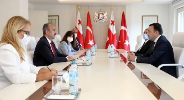 Bakan Gül, Gürcistan Başbakanı Garibashvili ile görüştü
