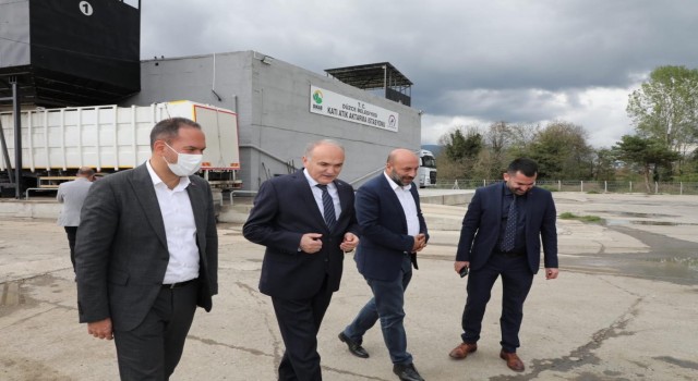 Başkan Özdemir, Düzcenin katı atık ayrıştırma tesisini inceledi