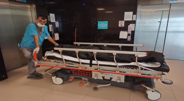 Çatıdan düşen işçi hastanede hayatını kaybetti