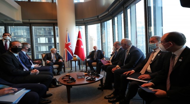 Cumhurbaşkanı Erdoğan, New Yorkta yeni açılan Türkevi Binasında İngiltere Başbakanı Boris Johnsonı kabul etti
