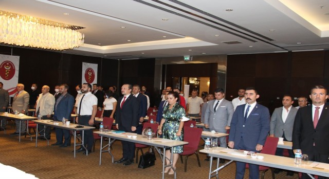Eroğlu: “Veteriner hekimlik mesleğine zarar getirecek hiçbir şeyin altına imza atmayız”