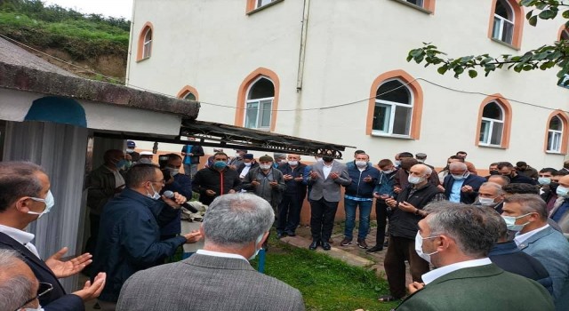 Hamile kadın korona virüse yenik düştü, bebeği kurtarıldı