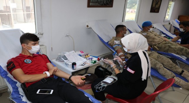 Jandarmadan kan bağışı