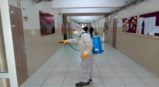 Kırıkkalede okullarda dezenfekte çalışması