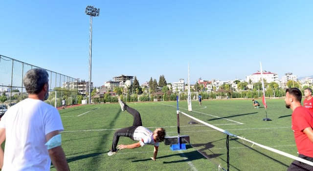 Osmaniyede “Ayak tenisi turnuvası” düzenlendi